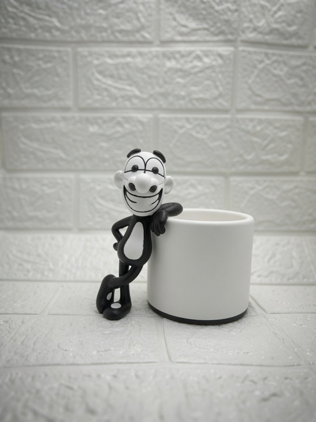 Cute Leaning Buddy Pen Stand | Funny Desk Organizer | Premium 3D Printed Pencil Holder